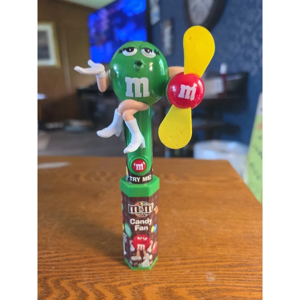 M&M's Green Witch Candy Holder And Fan 2009 Mars Inc (Working) !!